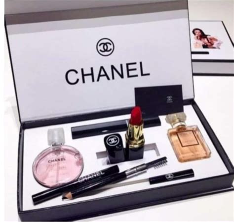 chanel holiday gift set|Chanel holiday set 2024.